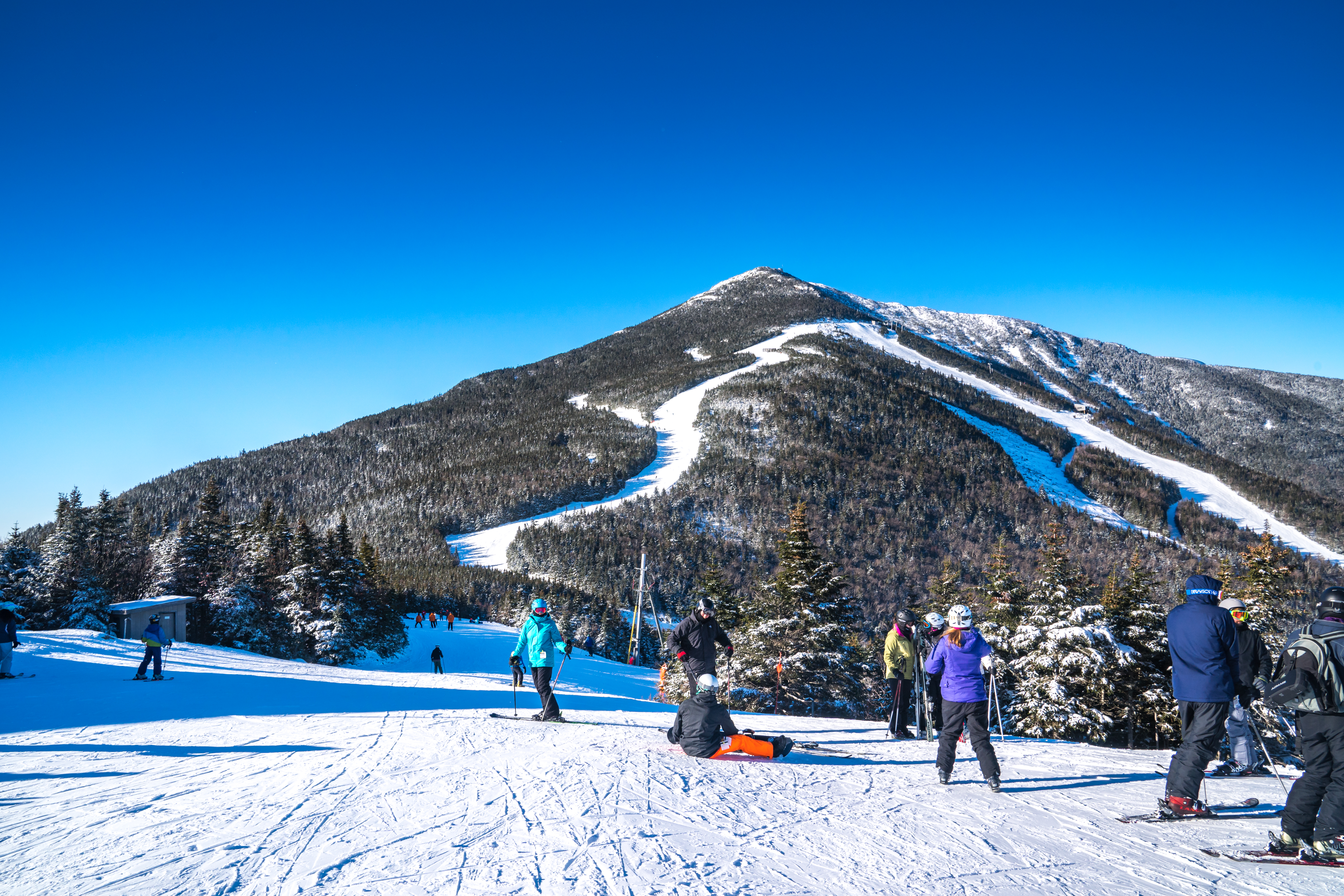 skiers at whiteface mountain 